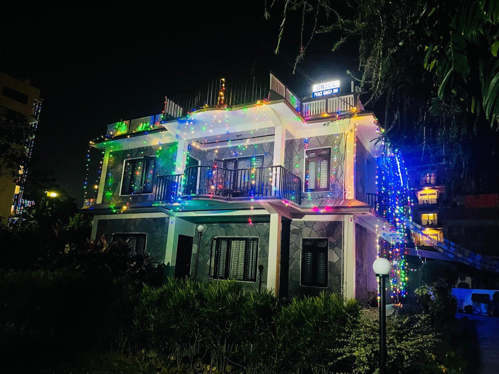 Hotel Peace Ganga Inn Pokhara Exterior foto