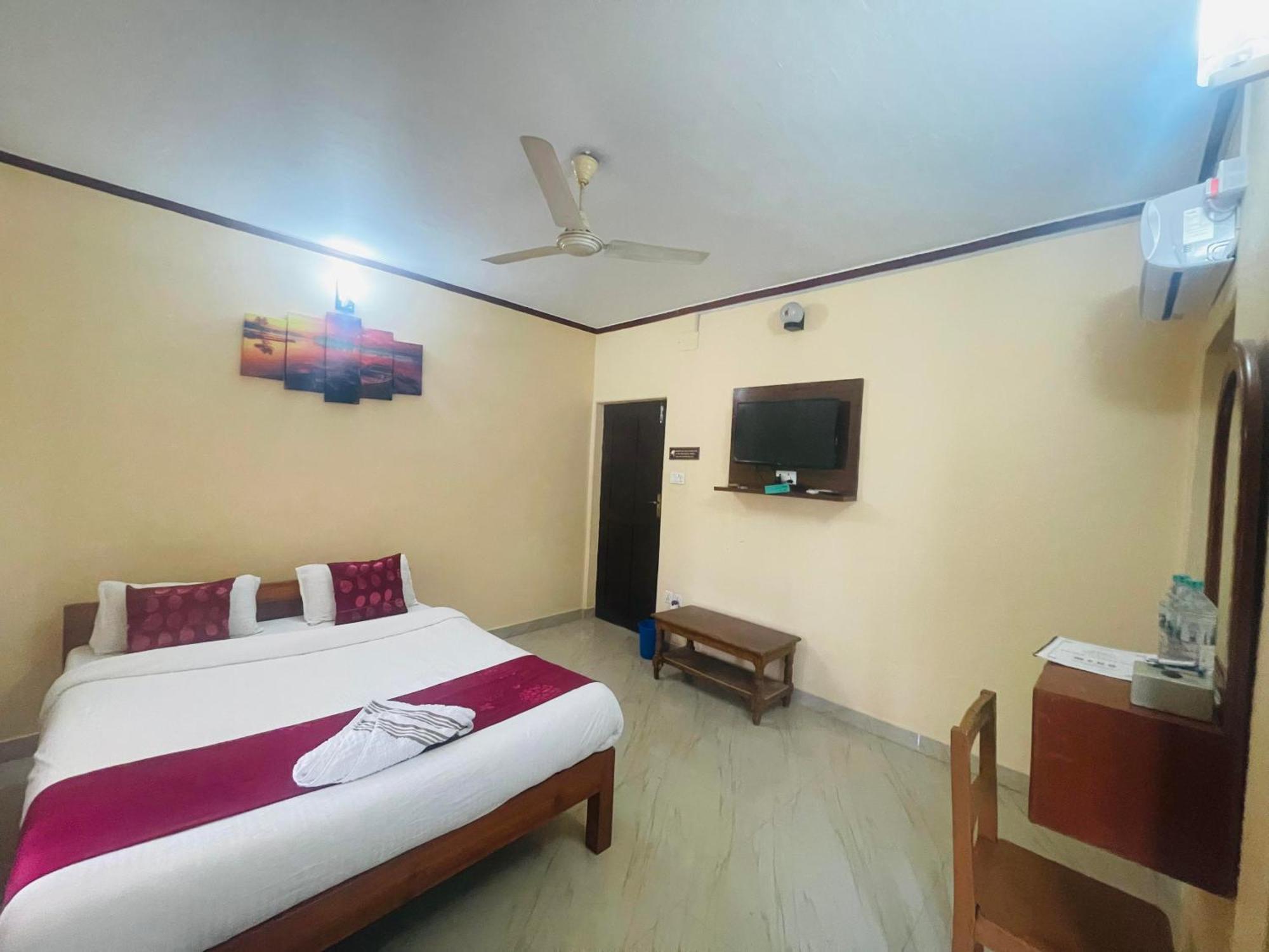 Hotel Peace Ganga Inn Pokhara Exterior foto