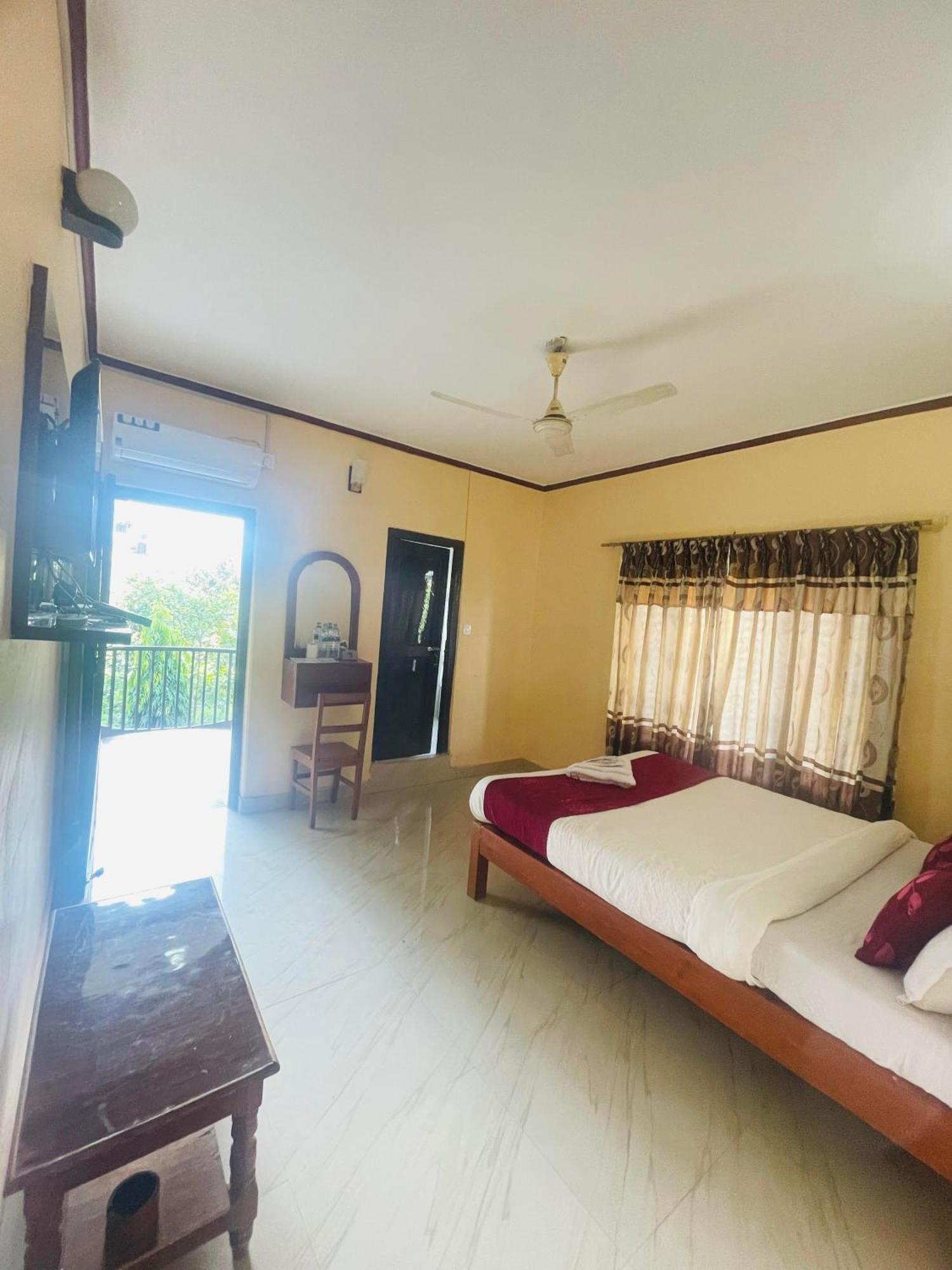 Hotel Peace Ganga Inn Pokhara Exterior foto